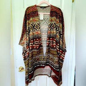 Drapy neutral cardigan with southwestern pattern